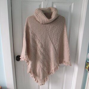 Kenar knitted poncho